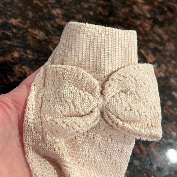One Size Over The Knee Eyelet Long Socks With Big Eyelet Bow Set of 2 - Picture 5 of 13